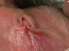 Mabuhok mag-isa asyano pagkontrata at basa